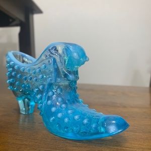 Fenton Hobnail Cougar head shoe